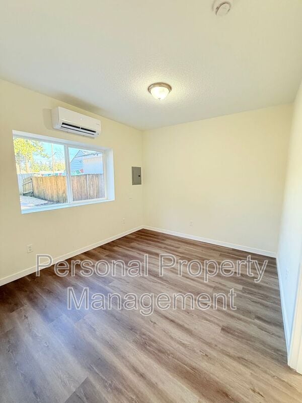 Building Photo - 3401 E 18th St