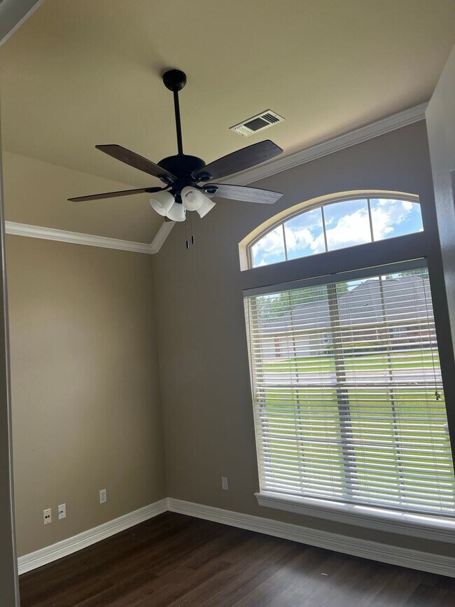 Building Photo - 472 Grand Oaks Dr