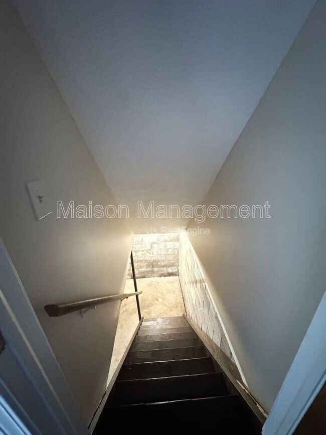 Building Photo - 419 Britton Rd
