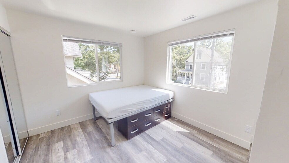 Unit 3 Bedroom 4 - 943 Dewey Ave