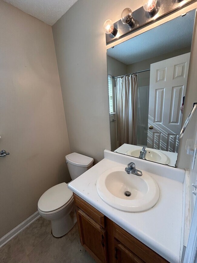 Building Photo - COMING SOON! N Greensboro, 4/2.5 home off of N Church St near Lake Jeanette & I-840