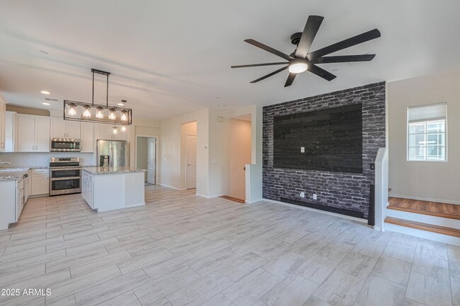 Building Photo - 1665 E Dogwood Ln