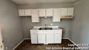 Building Photo - 5602 Bienville Dr