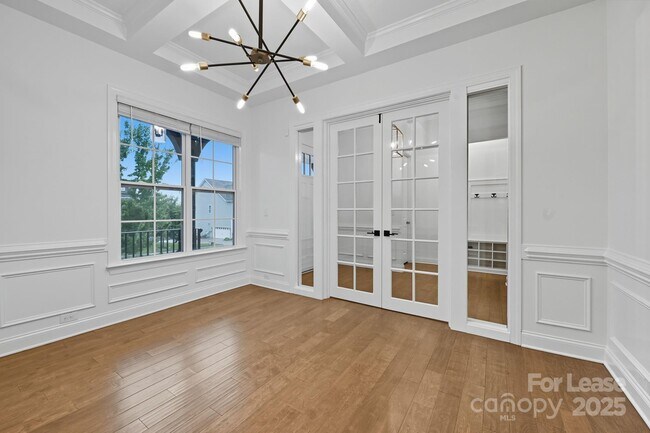 Building Photo - 425 Cassia Ct