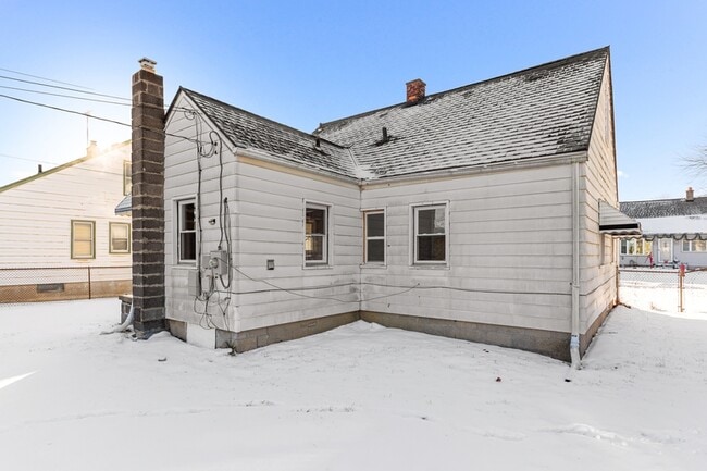 Building Photo - 19595 Waldron St