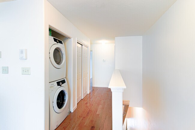 Building Photo - 6907 Coral Reef Way