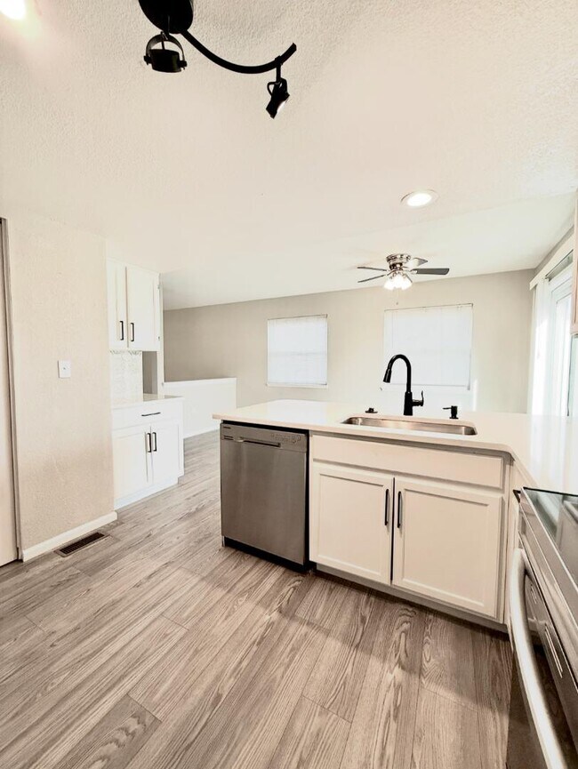 Building Photo - 1872 S Cathay Ct