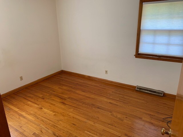 Building Photo - 2409 Fleetwood Dr