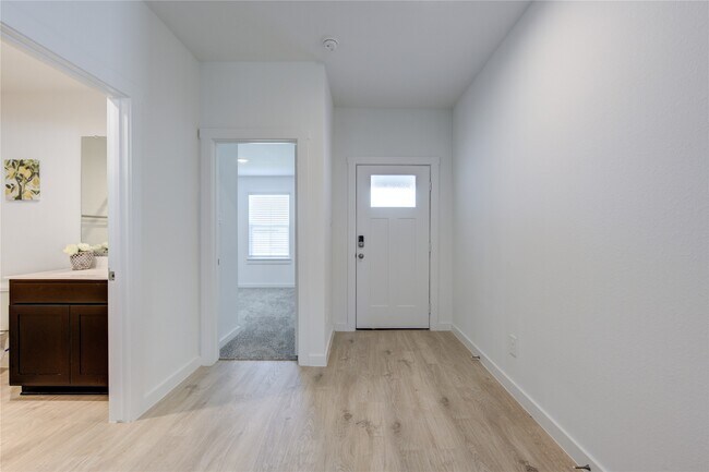 Building Photo - 8038 Tropea Dr