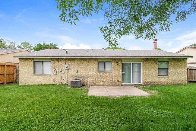 Building Photo - 17319 Northern Star Dr