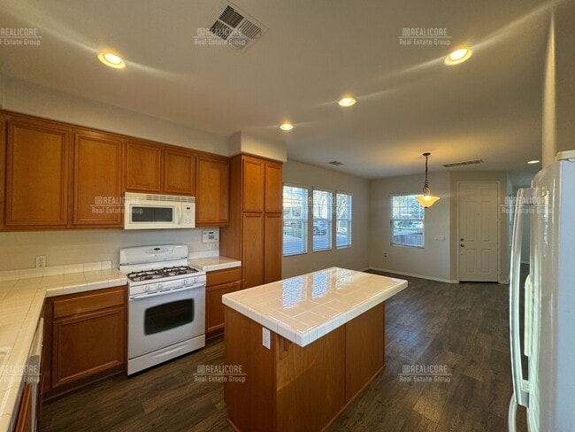 Building Photo - 22327 Blue Lupine Cir