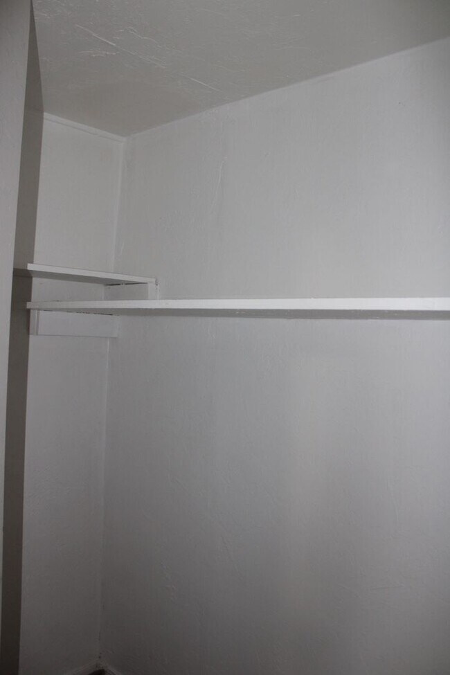 Building Photo - Over sized 2 car garage! ONE MONTH FREE FO...