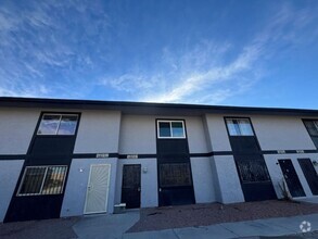 Building Photo - Two Bedroom Townhome available now!