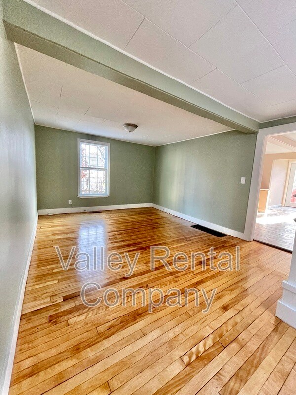 Building Photo - 41-43 High Street - 43