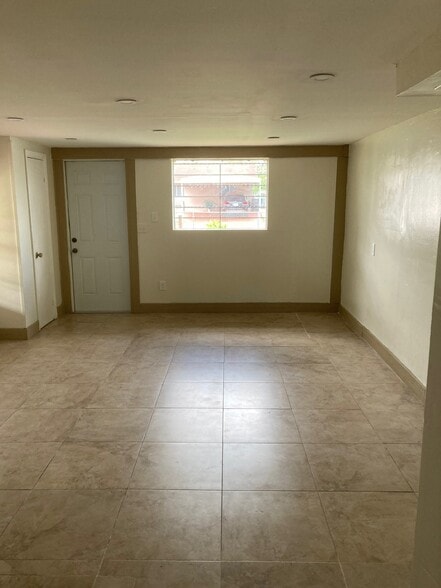 Building Photo - 5710 SW 38th St