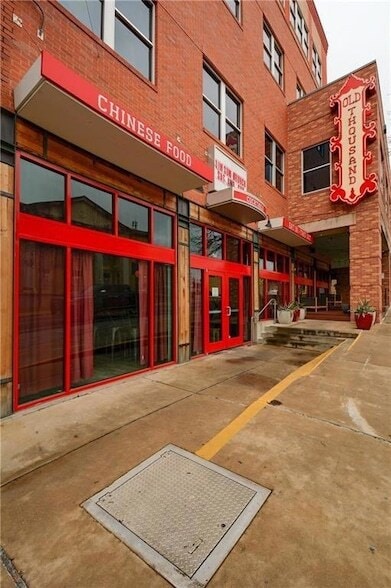 Building Photo - 800 Embassy Dr