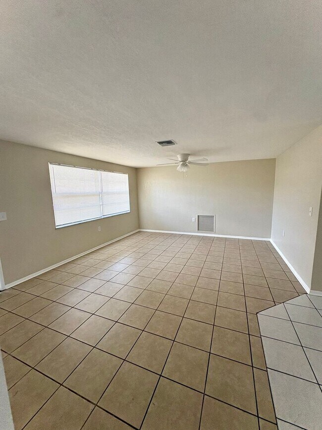 Building Photo - 4606 Eastwood Ln