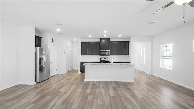 Building Photo - 1186 Arrowlake Rd