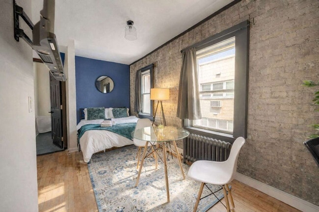 Building Photo - 1927 N Prospect Ave