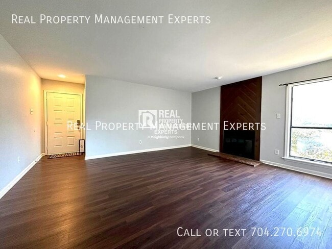 Building Photo - 5718 Dockside Dr