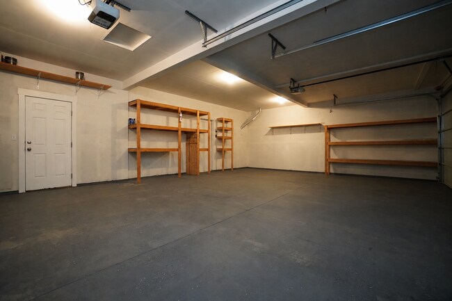 Building Photo - 1655 N Azurite Pl
