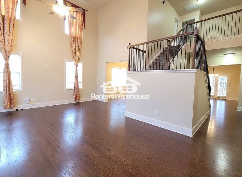 Building Photo - 5301 Cedar Mill Dr