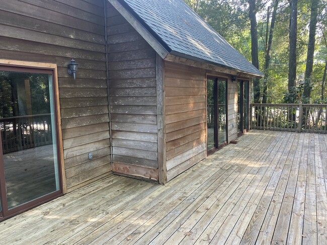 Building Photo - 3008 W University Ave