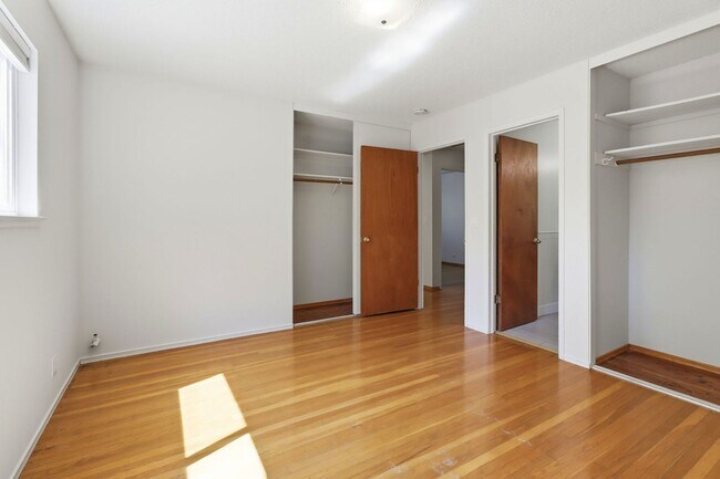 Building Photo - What a Great Home! Available Now!