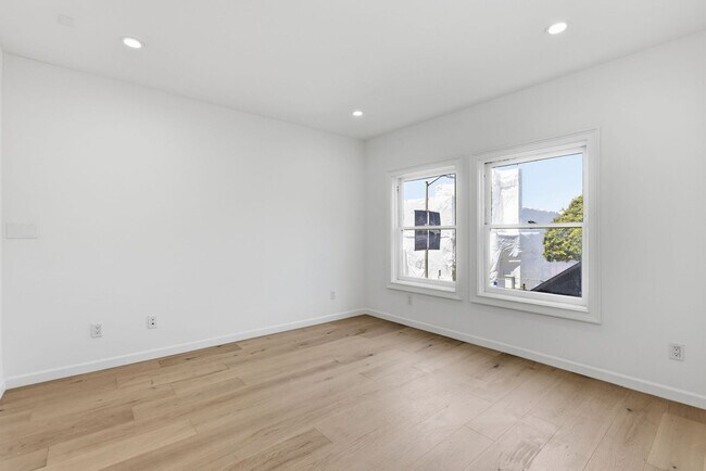 Building Photo - 1223 Waller St
