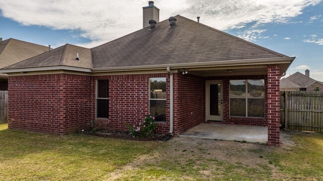 Building Photo - 110 Vienne Pl