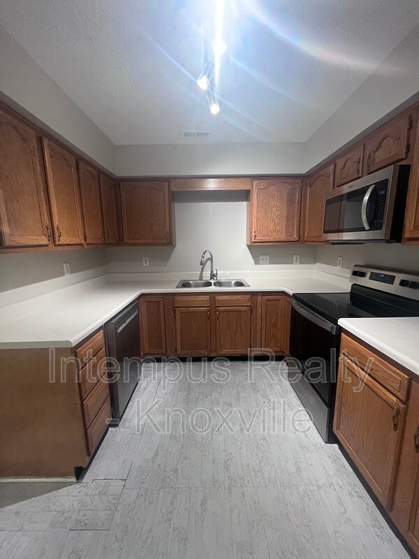 Building Photo - 1013 Ashley Michelle Ct