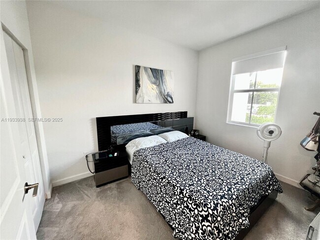 Building Photo - 12713 NW 24th Ave