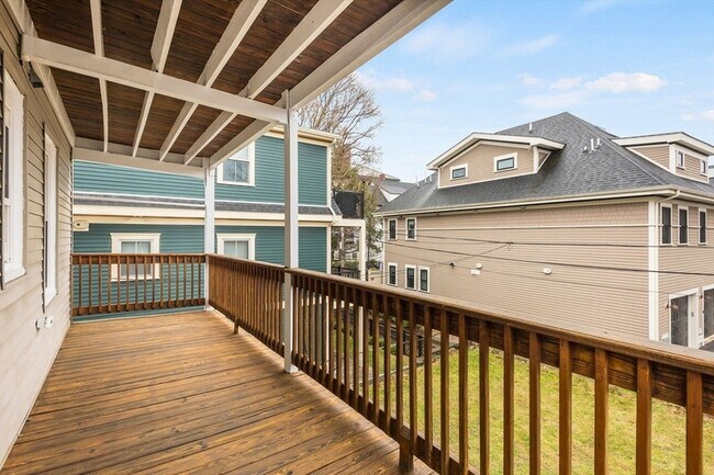 Building Photo - 38 Dorset St