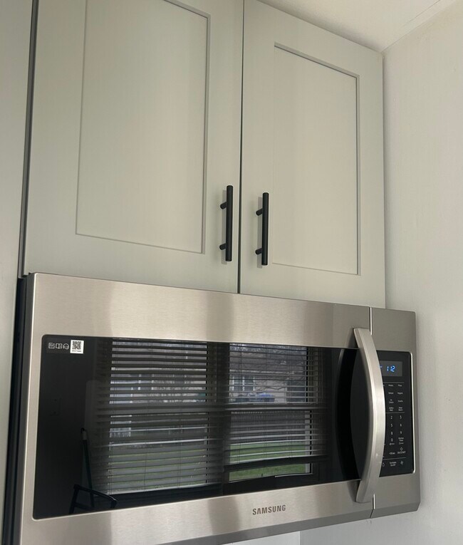 Building Photo - 230 Delaware Dr