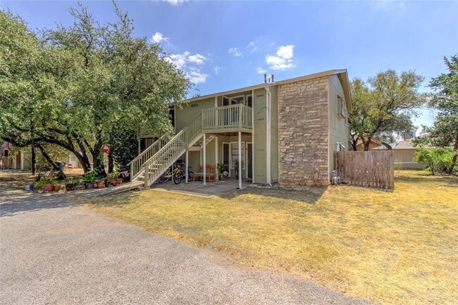 Building Photo - 400 Hedgewood Dr