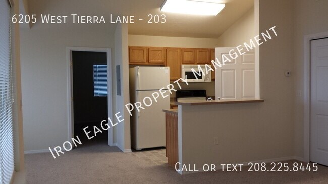 Building Photo - 6205 W Tierra Ln