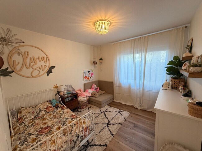 Building Photo - Nicely updated -one story home in Camarilo's desirable Mission Oaks Neighborhood