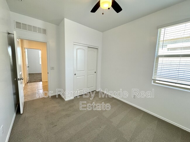 Building Photo - 17875 N Pietra Rd
