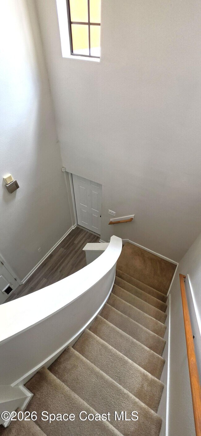 Building Photo - 1390 Lara Cir