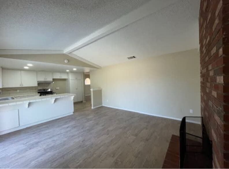 Building Photo - 11403 La Perla Dr