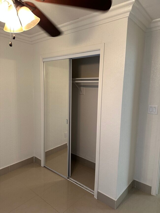 Building Photo - Modesto 3 Bedroom 2 Bath Home