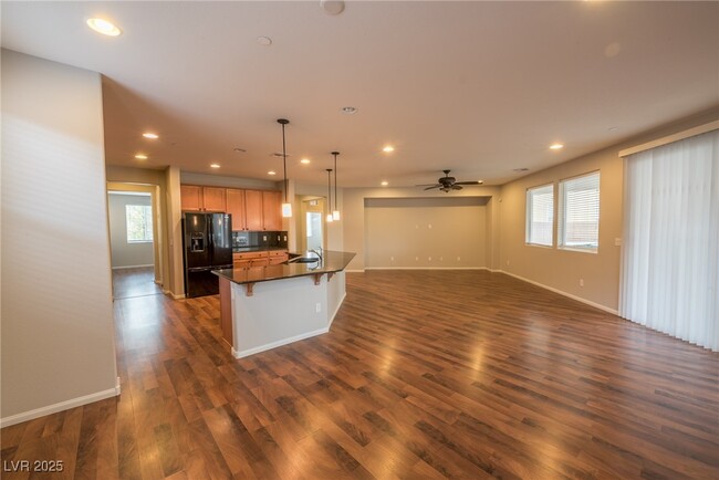 Building Photo - 3012 Camino Largo Ave
