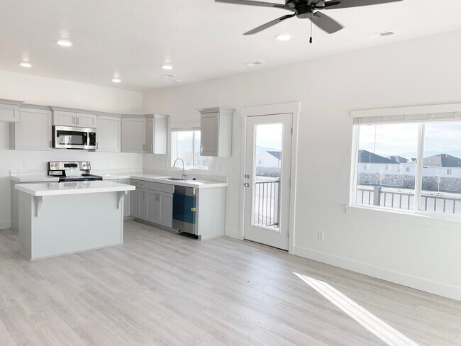 Primary Photo - 1599 N 1870 E