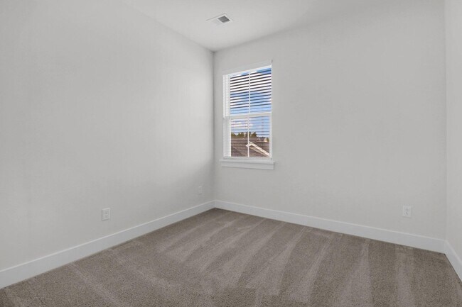 Building Photo - 266 Symphony Ave