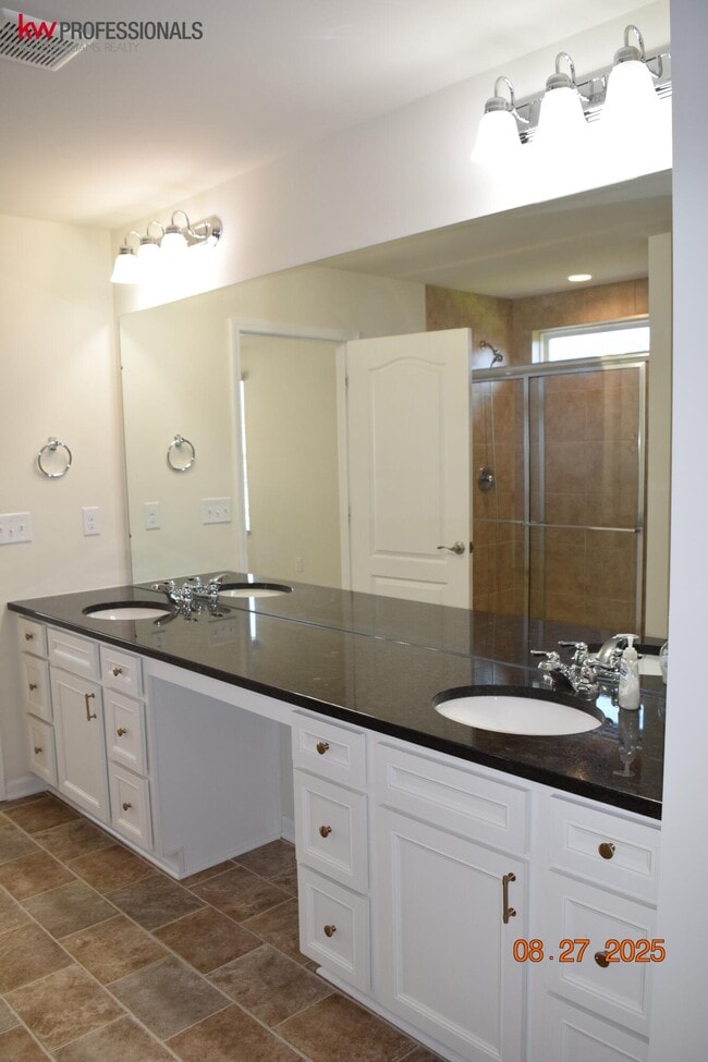 Building Photo - 49577 Shoreline Dr