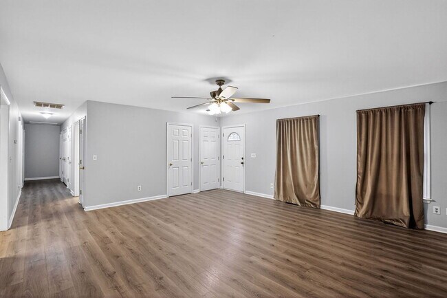 Building Photo - 40077 Big Chestnut Rd