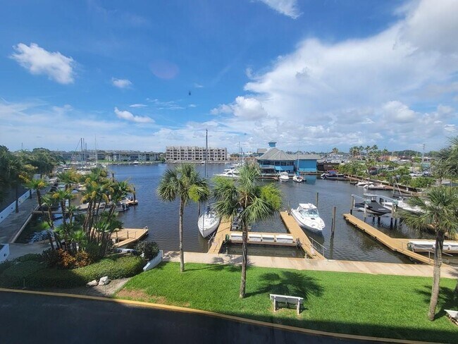 Building Photo - 311 Newport Dr