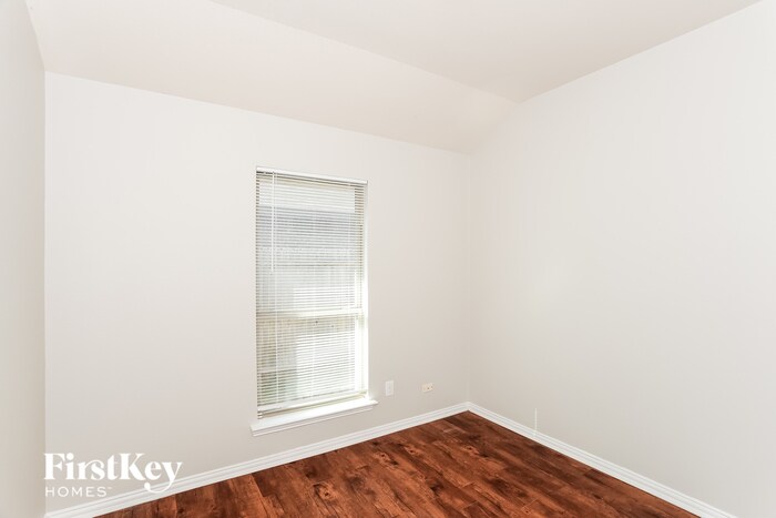 Building Photo - 927 Ranch Rd