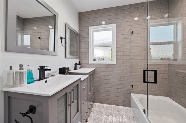 Building Photo - 20852 Kittridge St