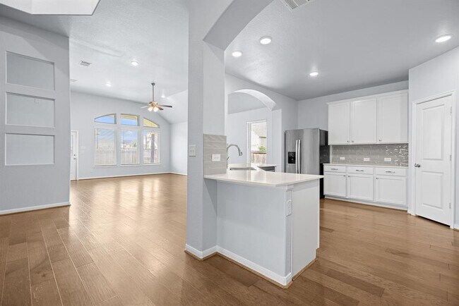 Building Photo - 133 Camella St